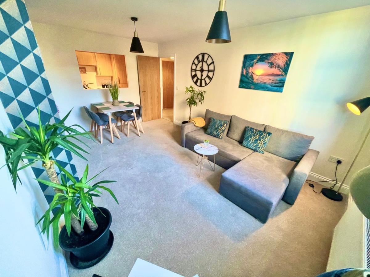 A Stylish Retreat - Super King Bed - Heart Of Town Centre - 5 Mins Stroll To Beach Bournemouth Exterior foto
